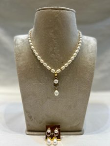 One Row Rice Shape Pearl Mala With Pendant Set