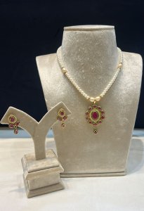 One Row Pearls Mala With Pendant Set