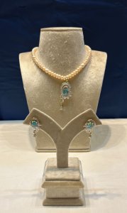 1 Row pearls Mala with  pendant set