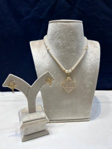 1 Row pearls Mala with  pendant set